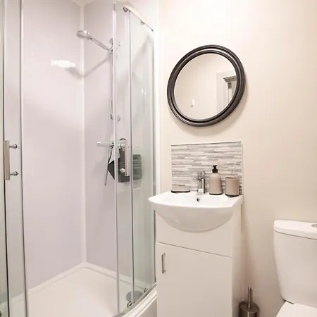 Bartlam Place, Sleeps 6, Free Parking, Central Oldham - By Nmb Property Exterior photo
