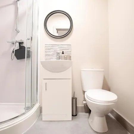 Bartlam Place, Sleeps 6, Free Parking, Central Oldham - By Nmb Property Exterior photo