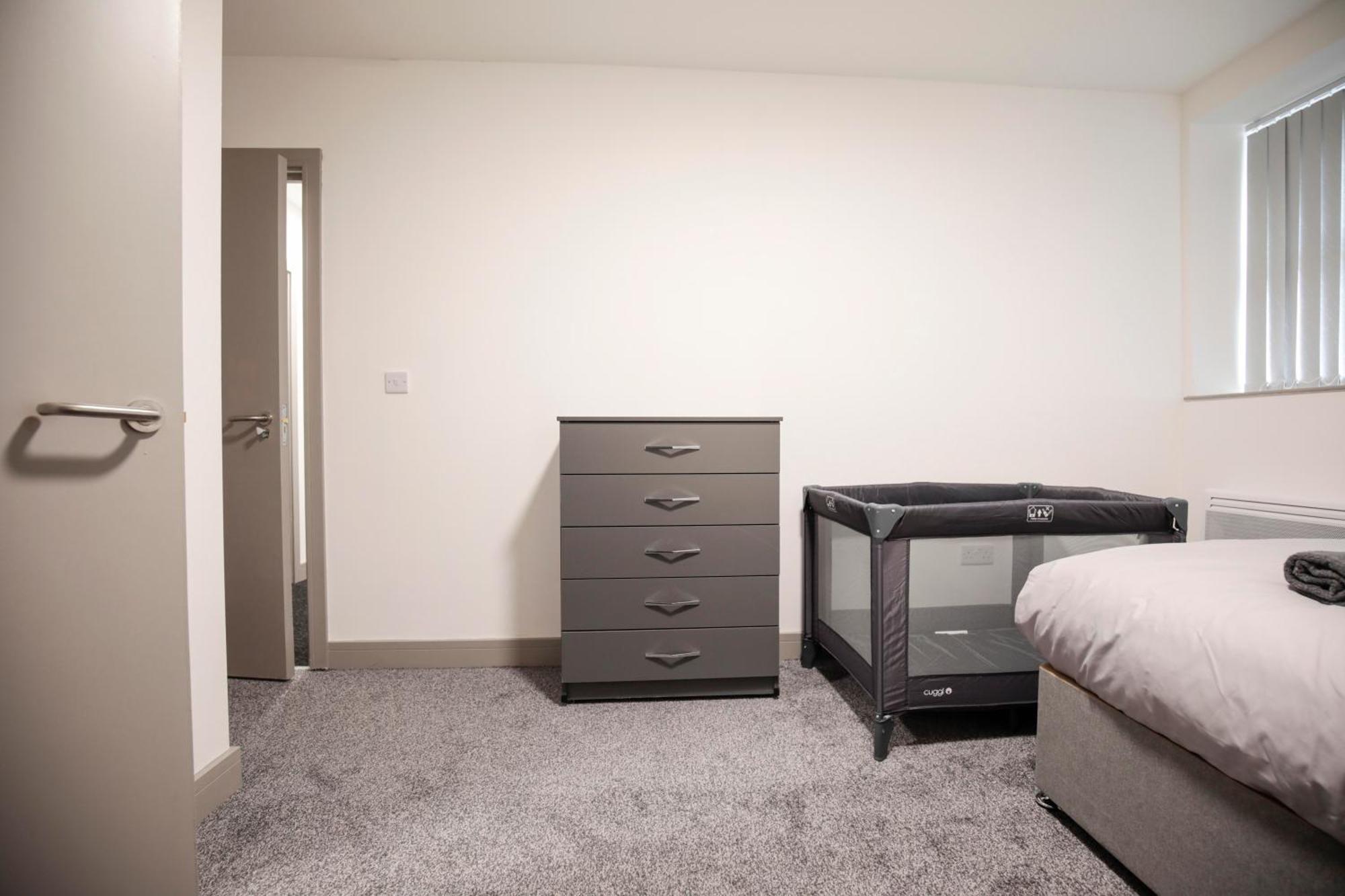 Bartlam Place, Sleeps 6, Free Parking, - By Nmb *