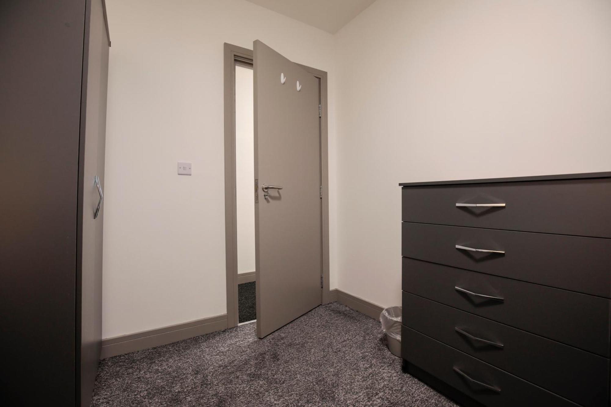 Apartment Bartlam Place, Sleeps 6, Free Parking, - By Nmb *