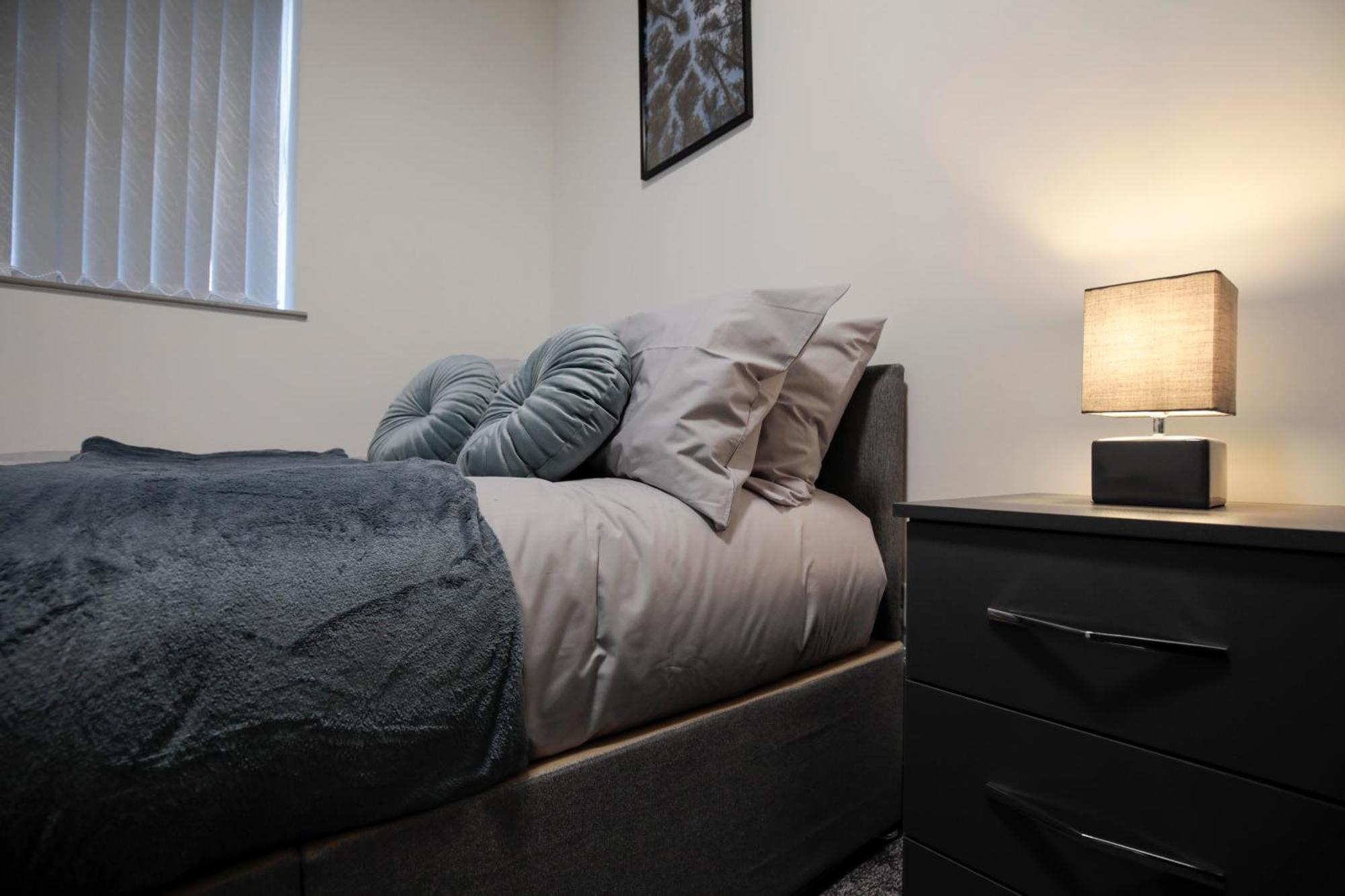 Apartment Bartlam Place, Sleeps 6, Free Parking, - By Nmb