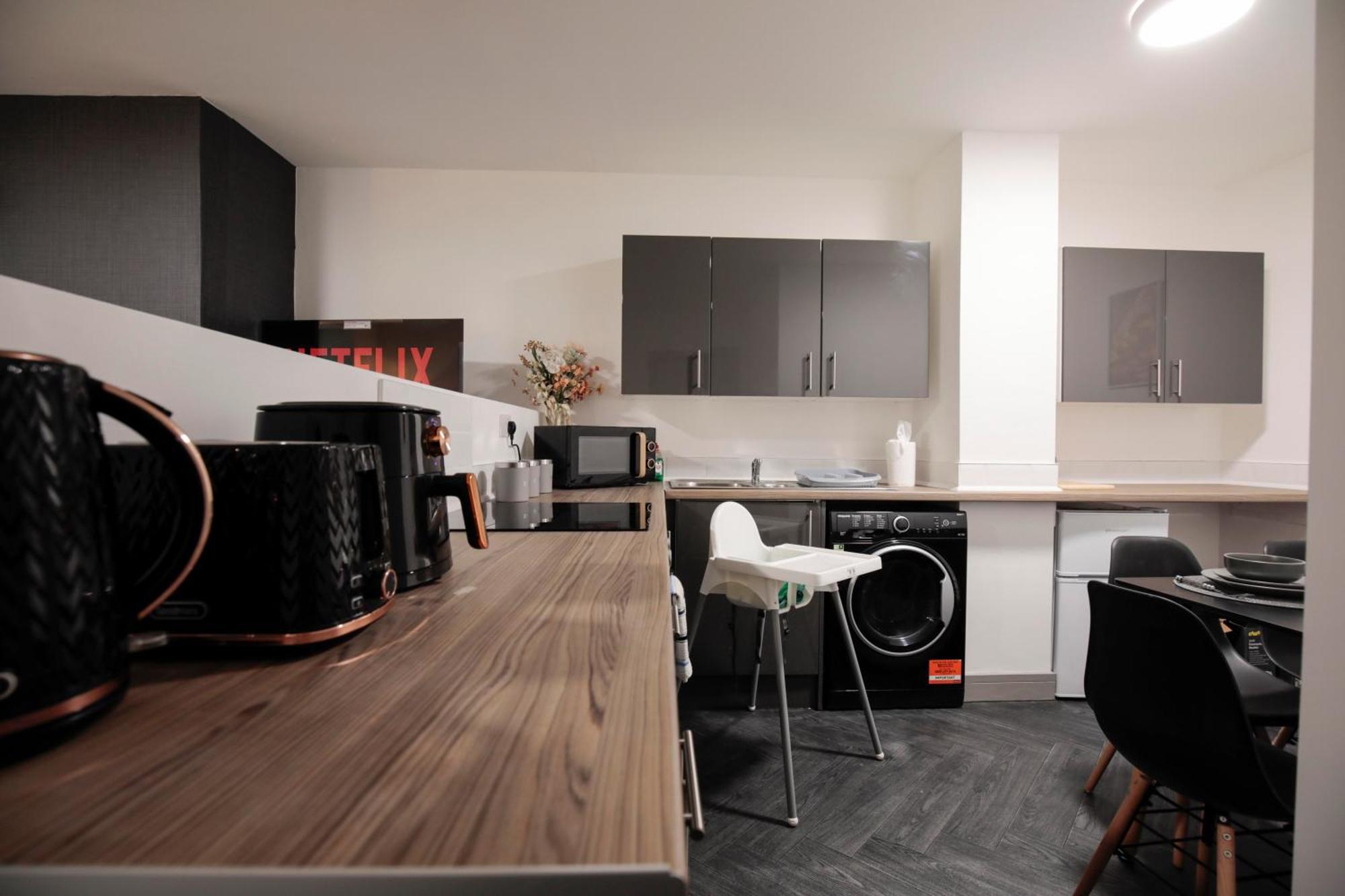 Apartment Bartlam Place, Sleeps 6, Free Parking, - By Nmb Oldham