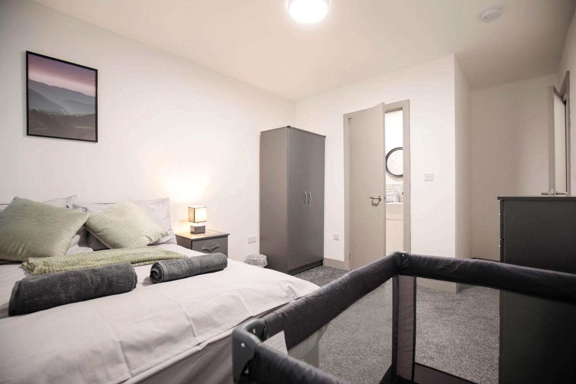 Bartlam Place, Sleeps 6, Free Parking, - By Nmb Oldham