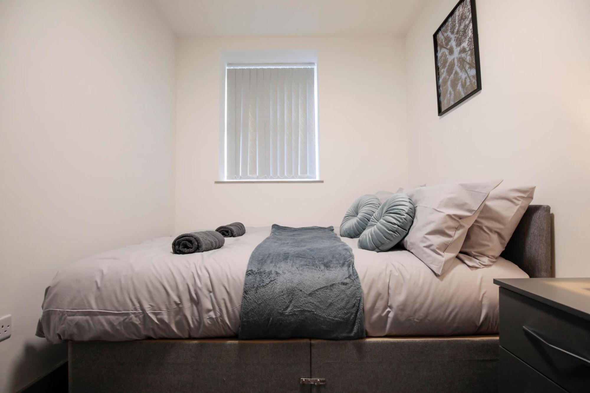 Bartlam Place, Sleeps 6, Free Parking, - By Nmb Apartment *