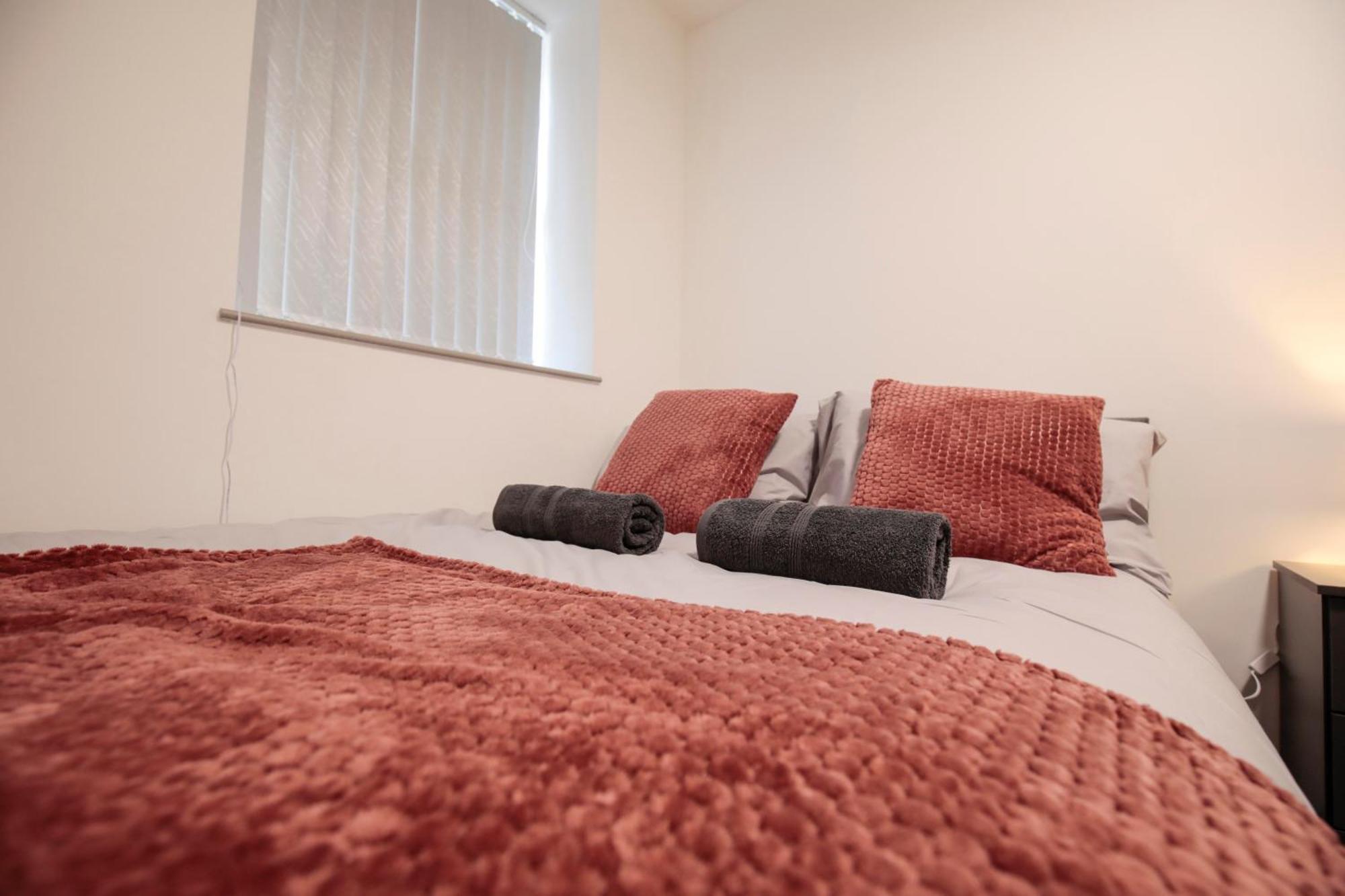 Apartment Bartlam Place, Sleeps 6, Free Parking, - By Nmb *