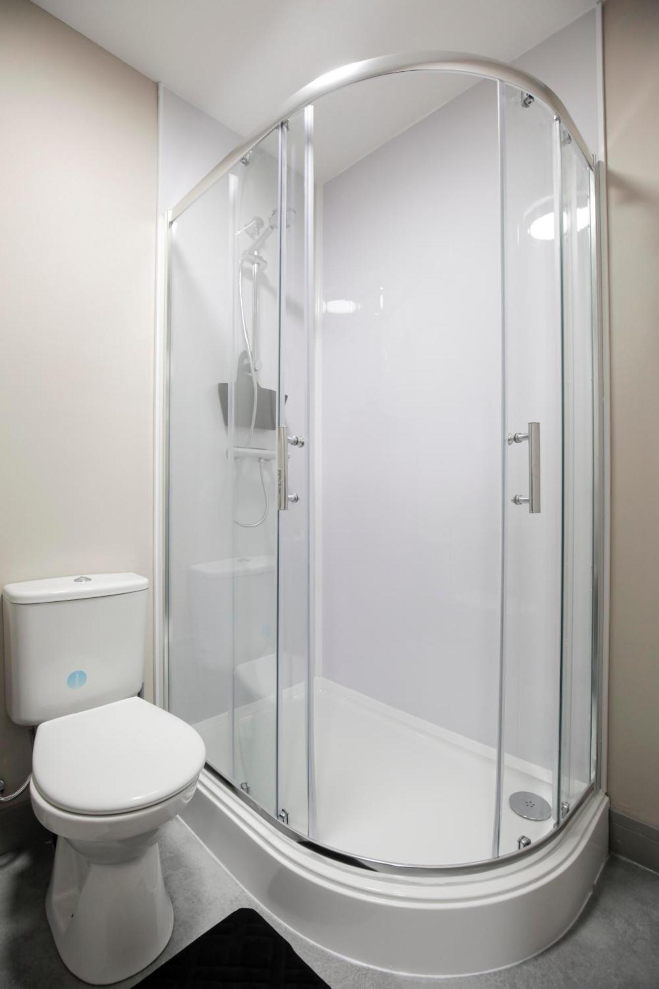 Bartlam Place, Sleeps 6, Free Parking, - By Nmb