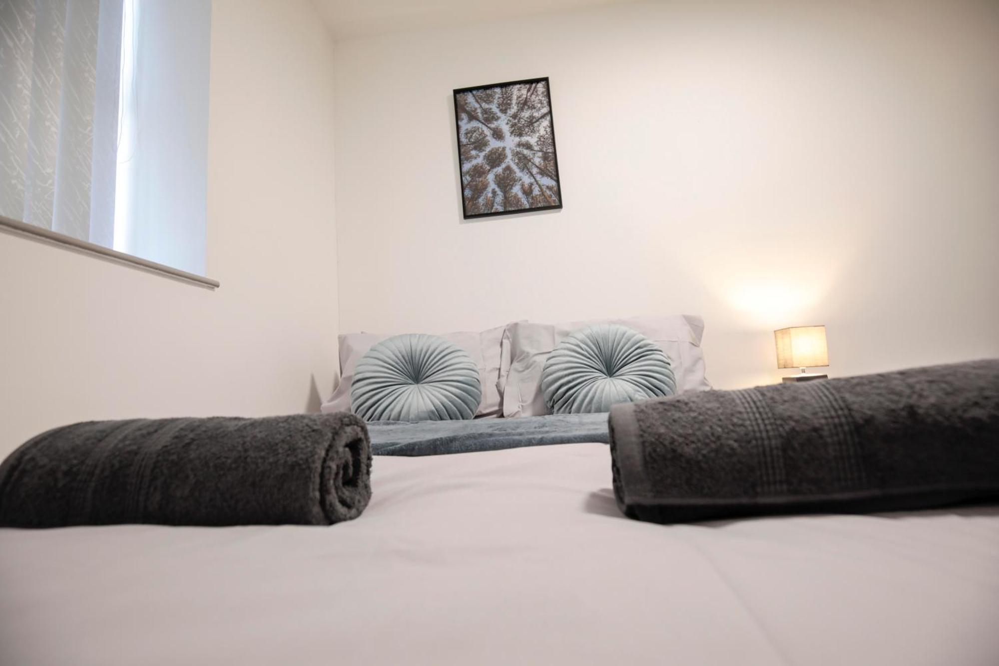 Bartlam Place, Sleeps 6, Free Parking, - By Nmb Apartment Oldham