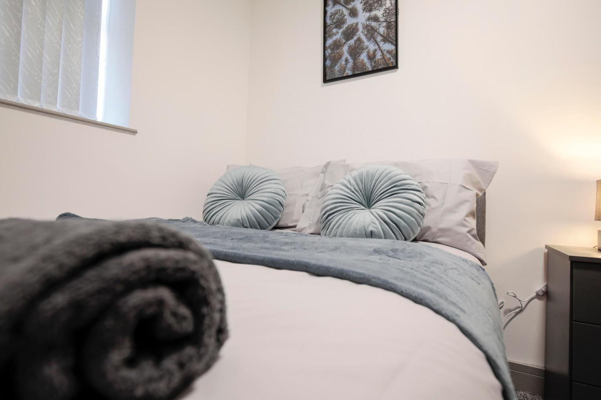 Bartlam Place, Sleeps 6, Free Parking, - By Nmb *